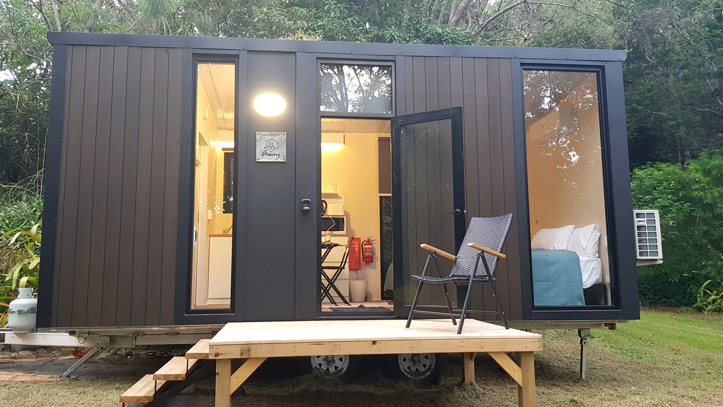 Lovely Tiny House Surrounded by Wildlife in Queensland