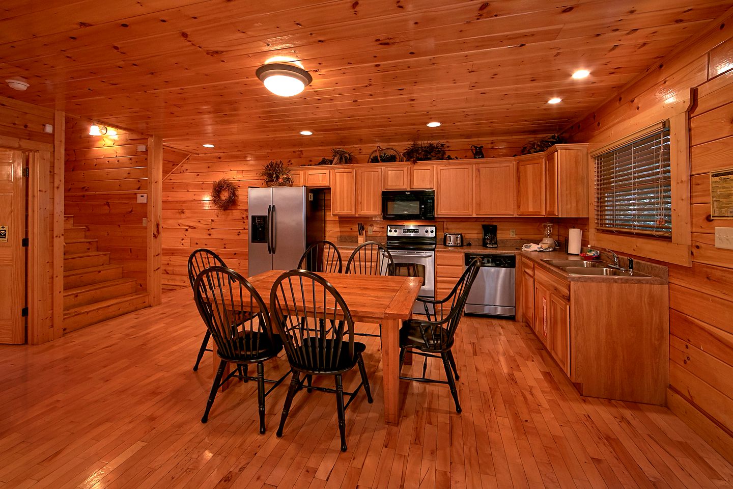 Inviting Cabin in Gatlinburg for a Peaceful Tennessee Vacation