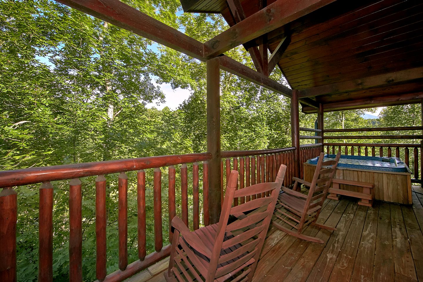 Inviting Cabin in Gatlinburg for a Peaceful Tennessee Vacation