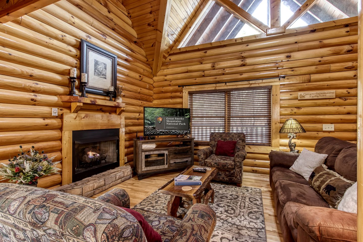 Stunning Glamping Rental in Gatlinburg, Tennessee, for Relaxing Weekends in Nature