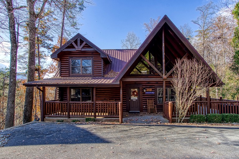 Stunning Glamping Rental in Gatlinburg, Tennessee, for Relaxing Weekends in Nature