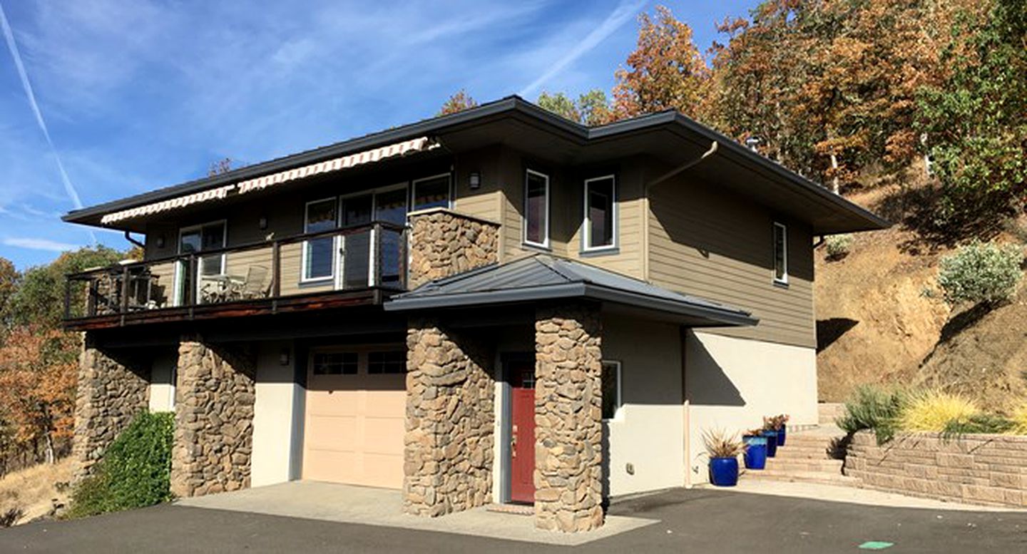 Rogue River Cottage Rental near Medford, Oregon