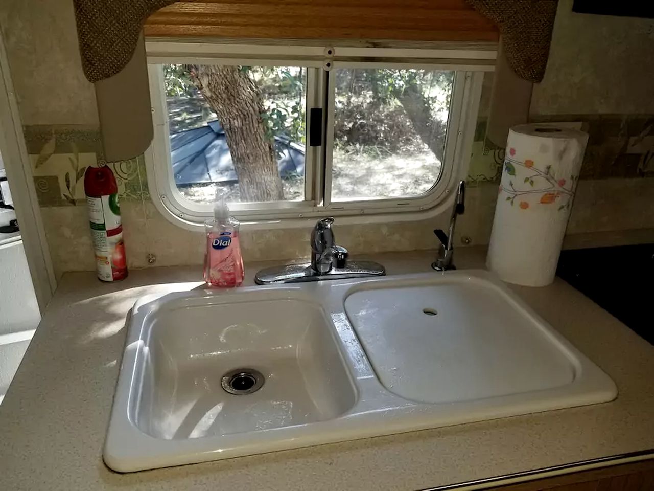 Secluded Campervan Rental near Reeses Creek in Killeen, Texas