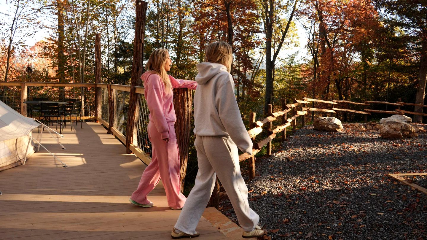 Nature Meets Luxury Glamping with Secluded Deck, Hot Tub, and Fire Pit in Waynesville, North Carolina