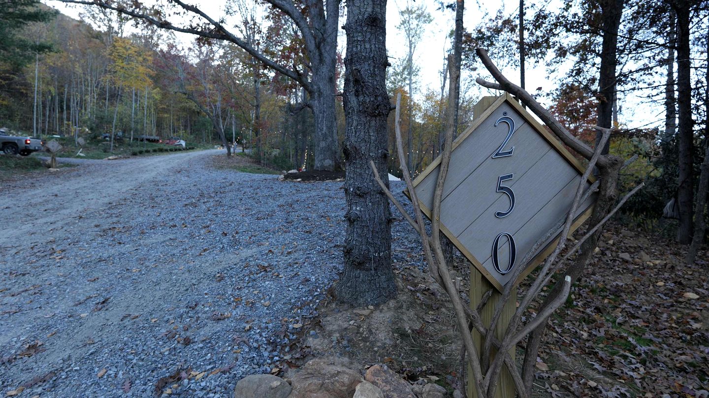 Nature Meets Luxury Glamping with Secluded Deck, Hot Tub, and Fire Pit in Waynesville, North Carolina