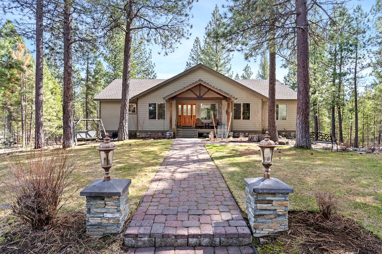 Nature's Edge, Cottages, Bend, United States of America Glamping Hub