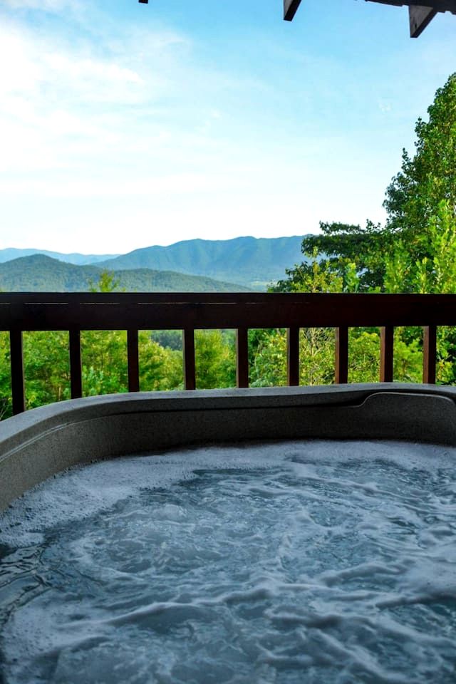 Pet-Friendly Cabin Near Great Smoky Mountains, Tennessee