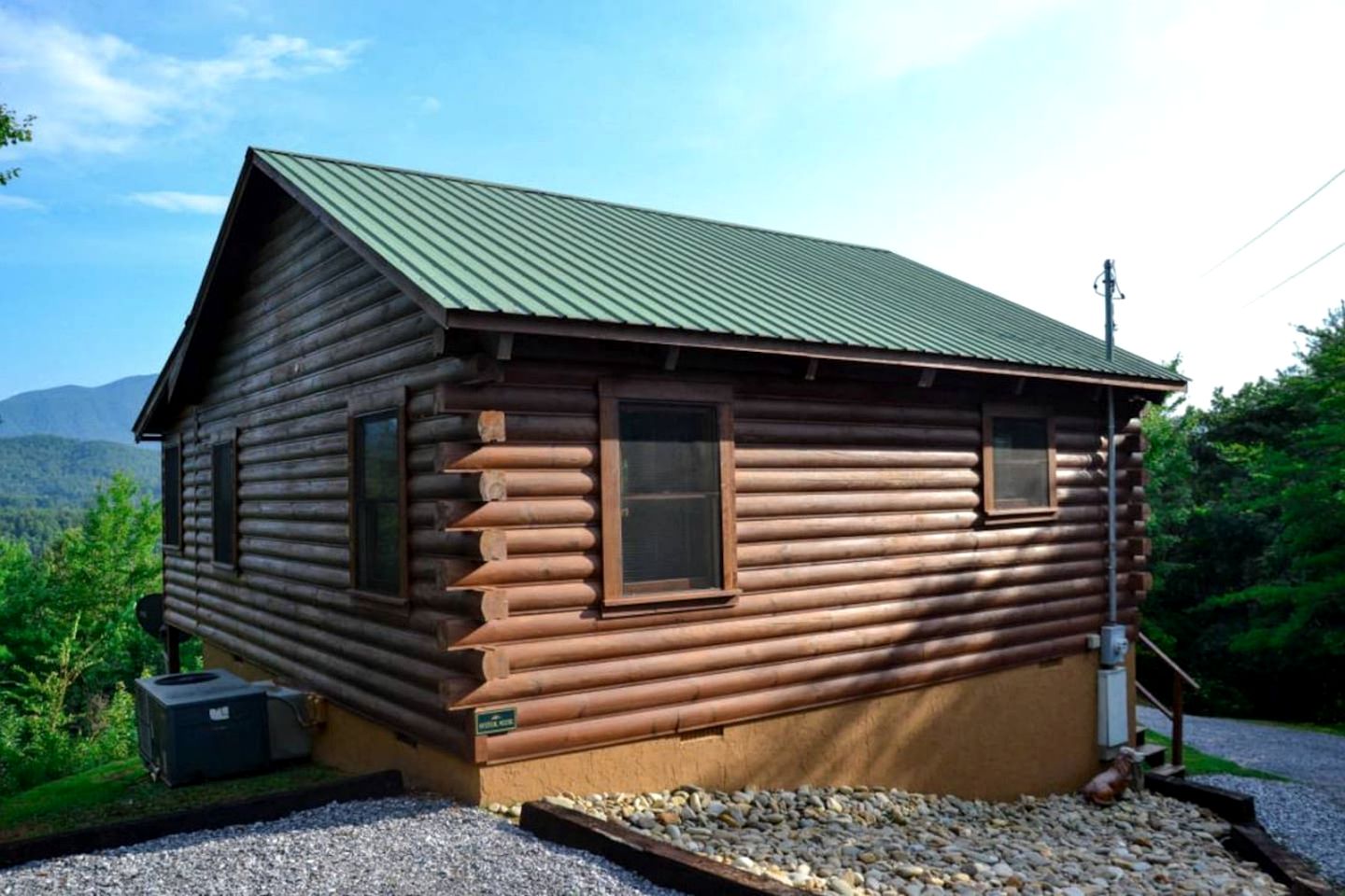 Pet-Friendly Cabin Near Great Smoky Mountains, Tennessee