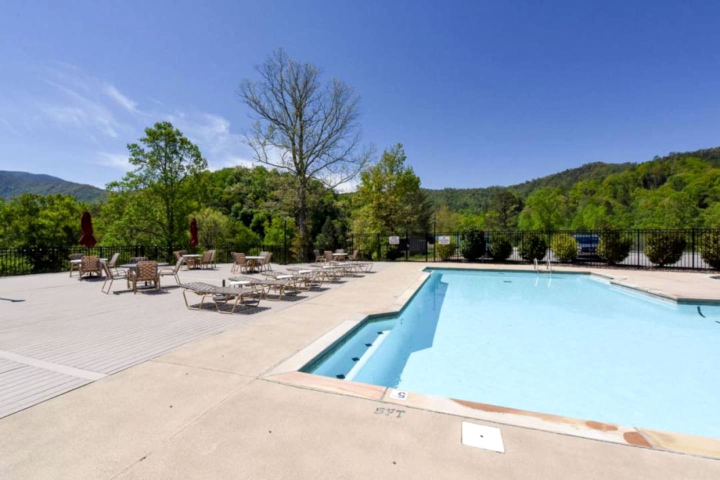 Pet-Friendly Cabin Near Great Smoky Mountains, Tennessee