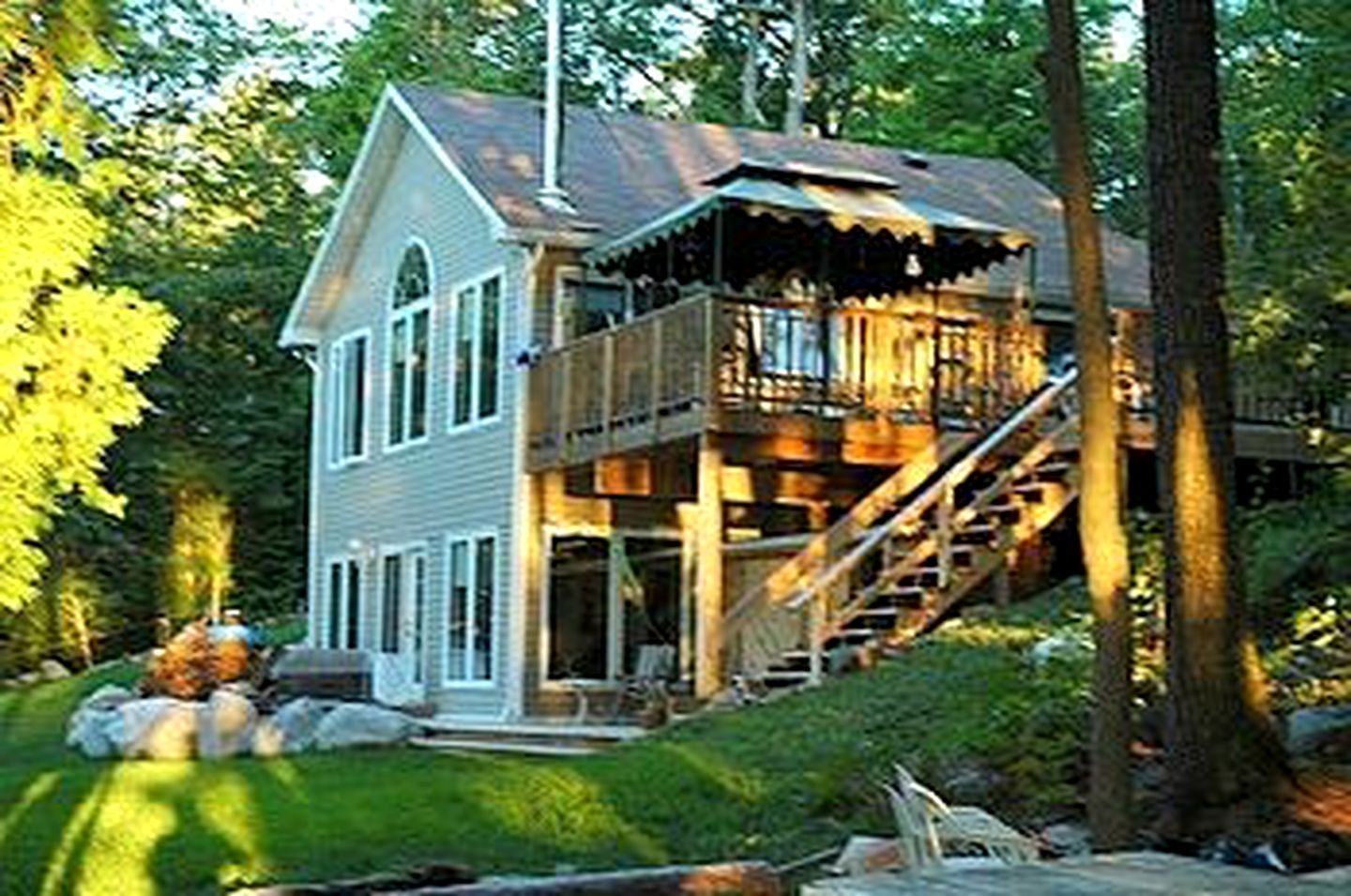 Lake Cottage in Ottawa, Canada