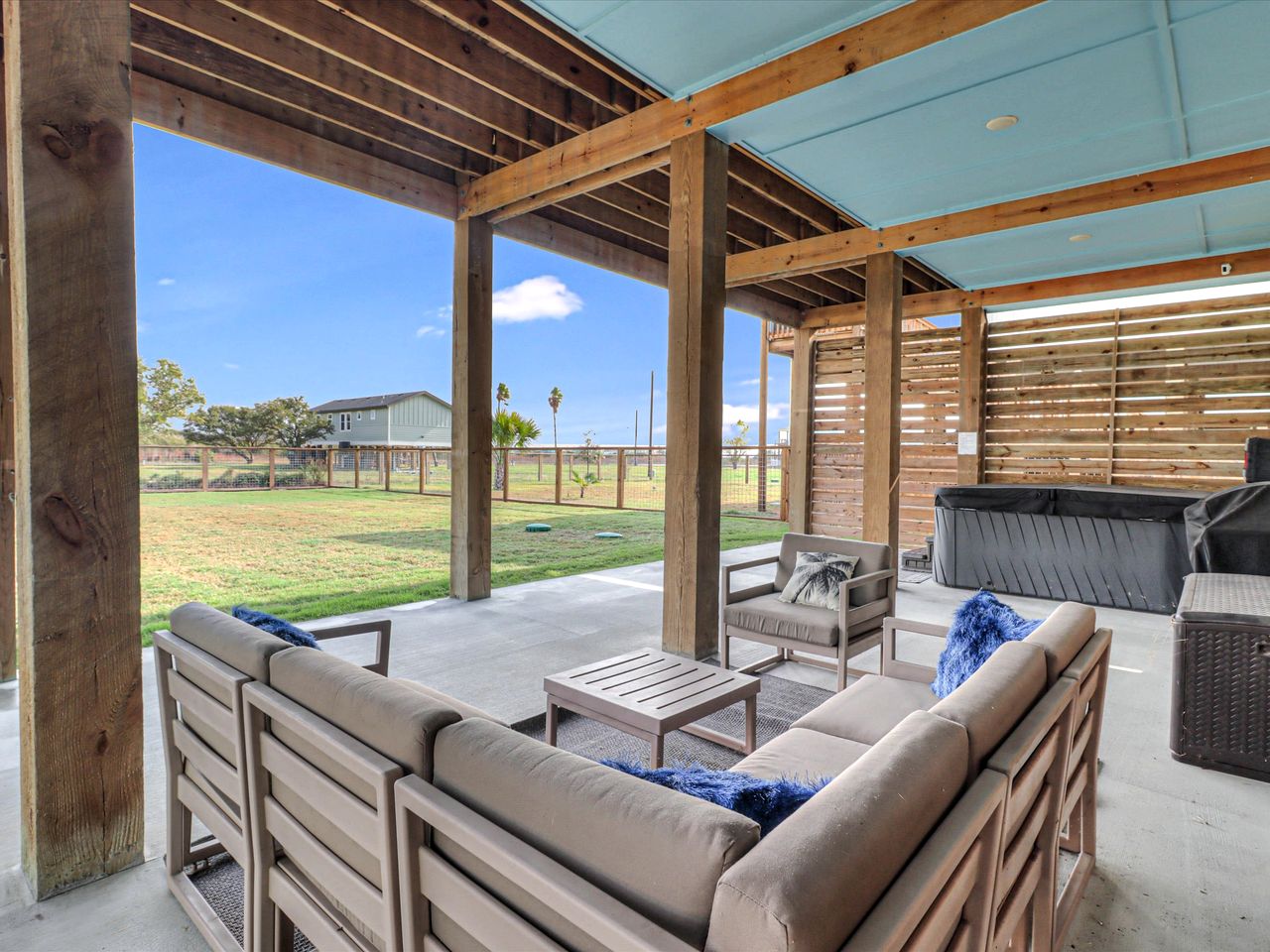 Pet-Friendly Vacation Home with Jacuzzi and Patio near Rockport Beach, Rockport Texas