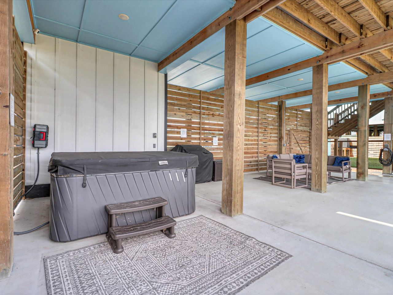 Pet-Friendly Vacation Home with Jacuzzi and Patio near Rockport Beach, Rockport Texas