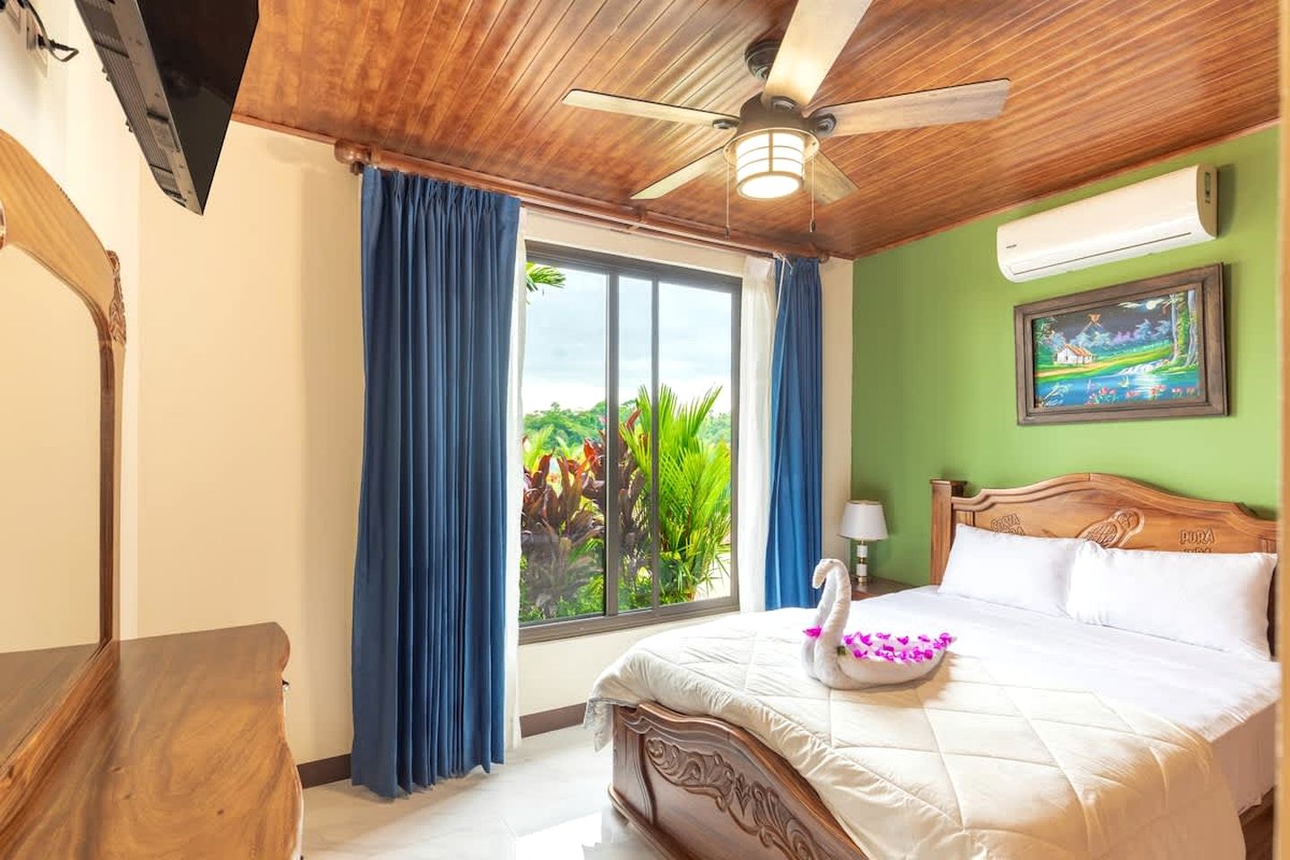 Rustic-Chic Villa with Private Pool & Volcano Views near La Fortuna, Costa Rica