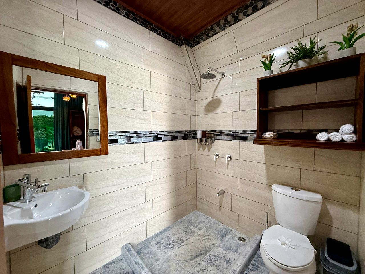 Luxurious A-Frame Chalet with Private Pool and Volcano Views near La Fortuna, Costa Rica