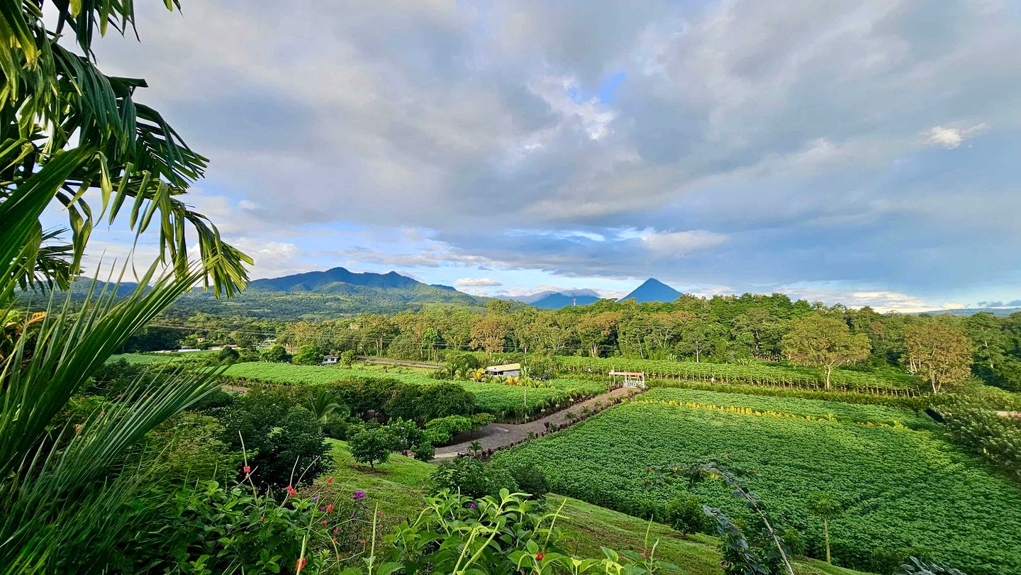 Luxurious A-Frame Chalet with Private Pool and Volcano Views near La Fortuna, Costa Rica