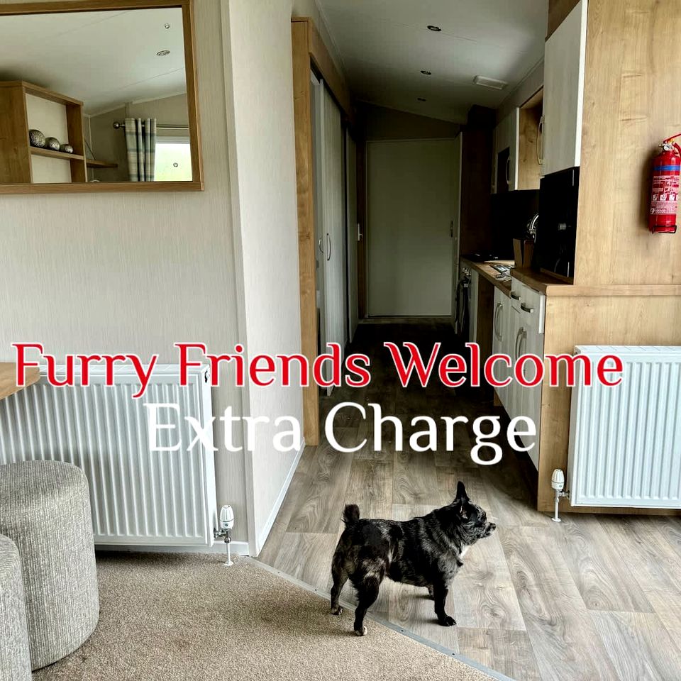 Spacious Pet-Friendly Caravan with Hot Tub & Easy Access in Lincolnshire, United Kingdom
