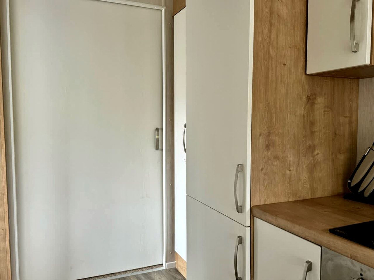 Spacious Pet-Friendly Caravan with Hot Tub & Easy Access in Lincolnshire, United Kingdom