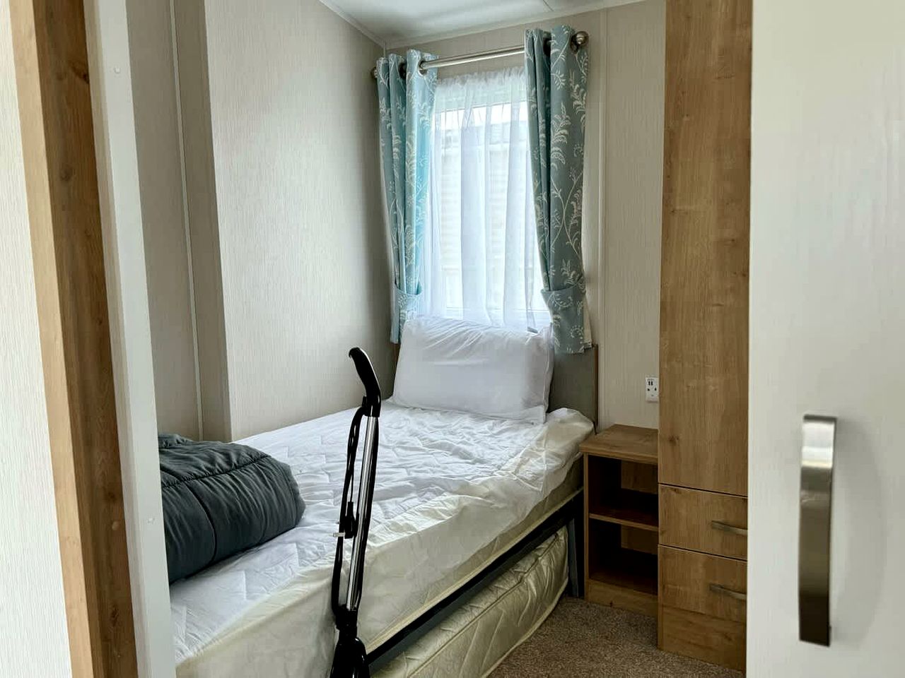 Spacious Pet-Friendly Caravan with Hot Tub & Easy Access in Lincolnshire, United Kingdom