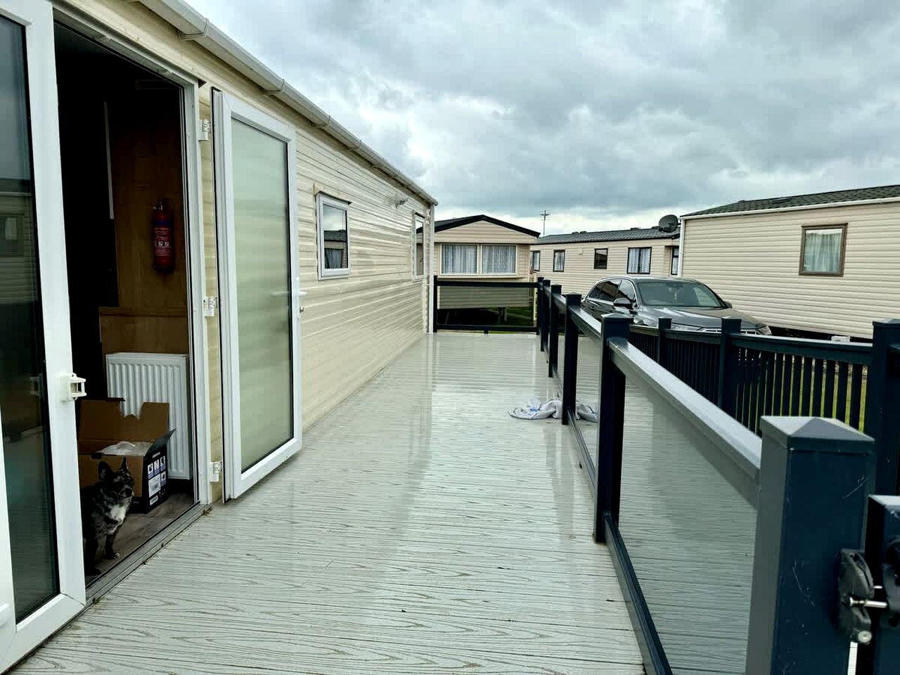 Spacious Pet-Friendly Caravan with Hot Tub & Easy Access in Lincolnshire, United Kingdom