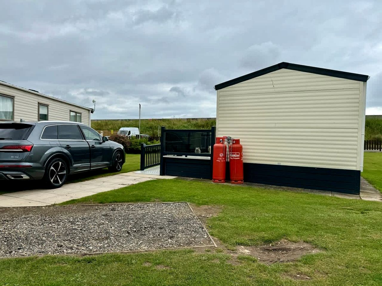 Spacious Pet-Friendly Caravan with Hot Tub & Easy Access in Lincolnshire, United Kingdom