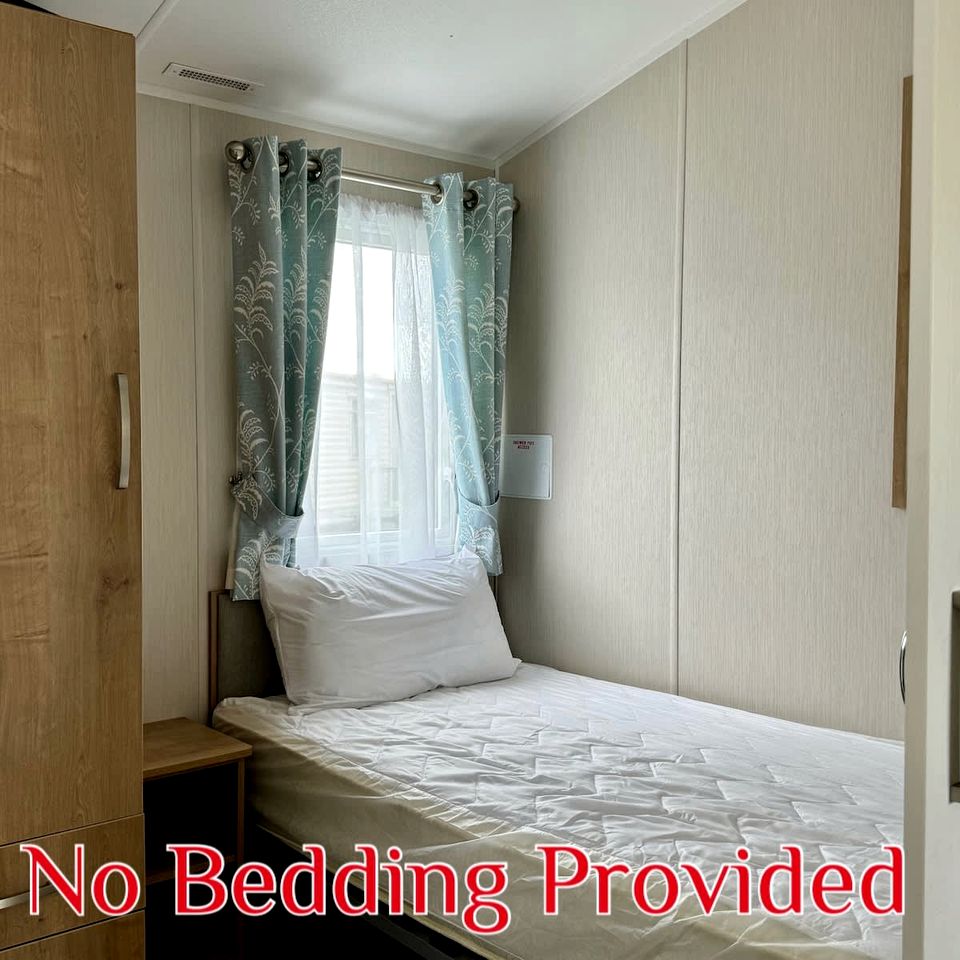 Spacious Pet-Friendly Caravan with Hot Tub & Easy Access in Lincolnshire, United Kingdom