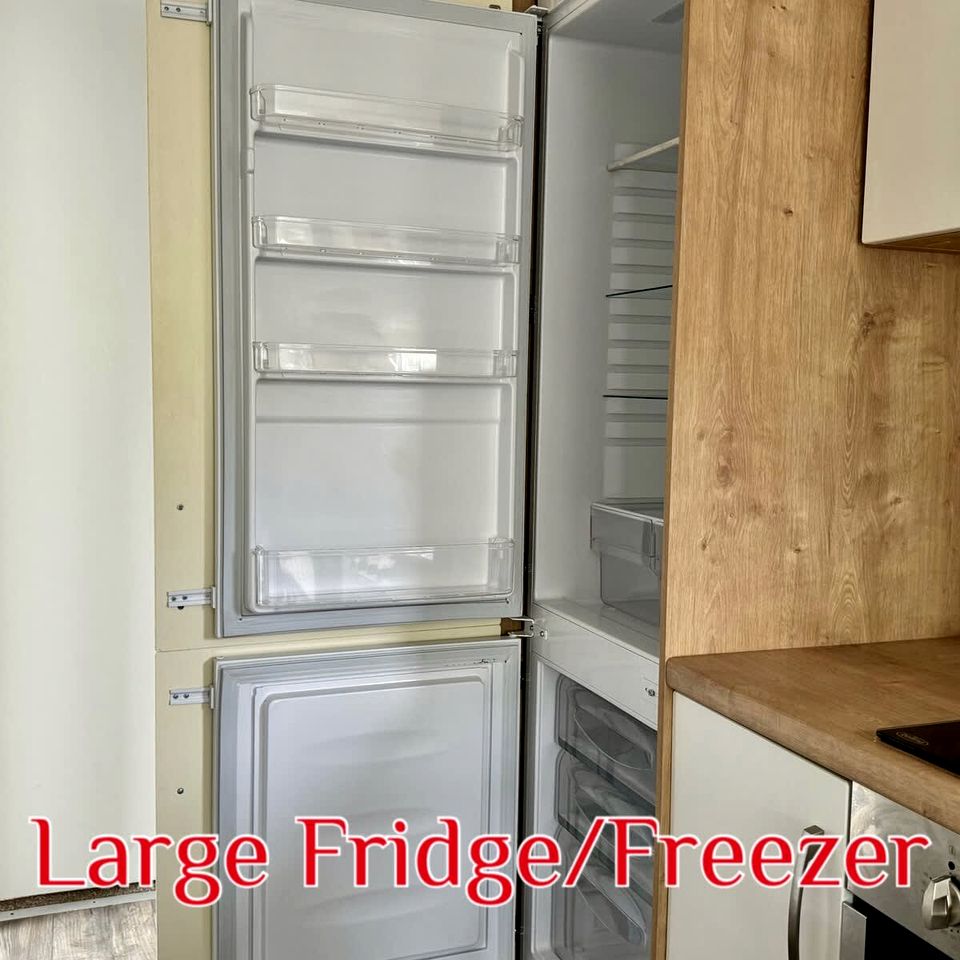 Spacious Pet-Friendly Caravan with Hot Tub & Easy Access in Lincolnshire, United Kingdom