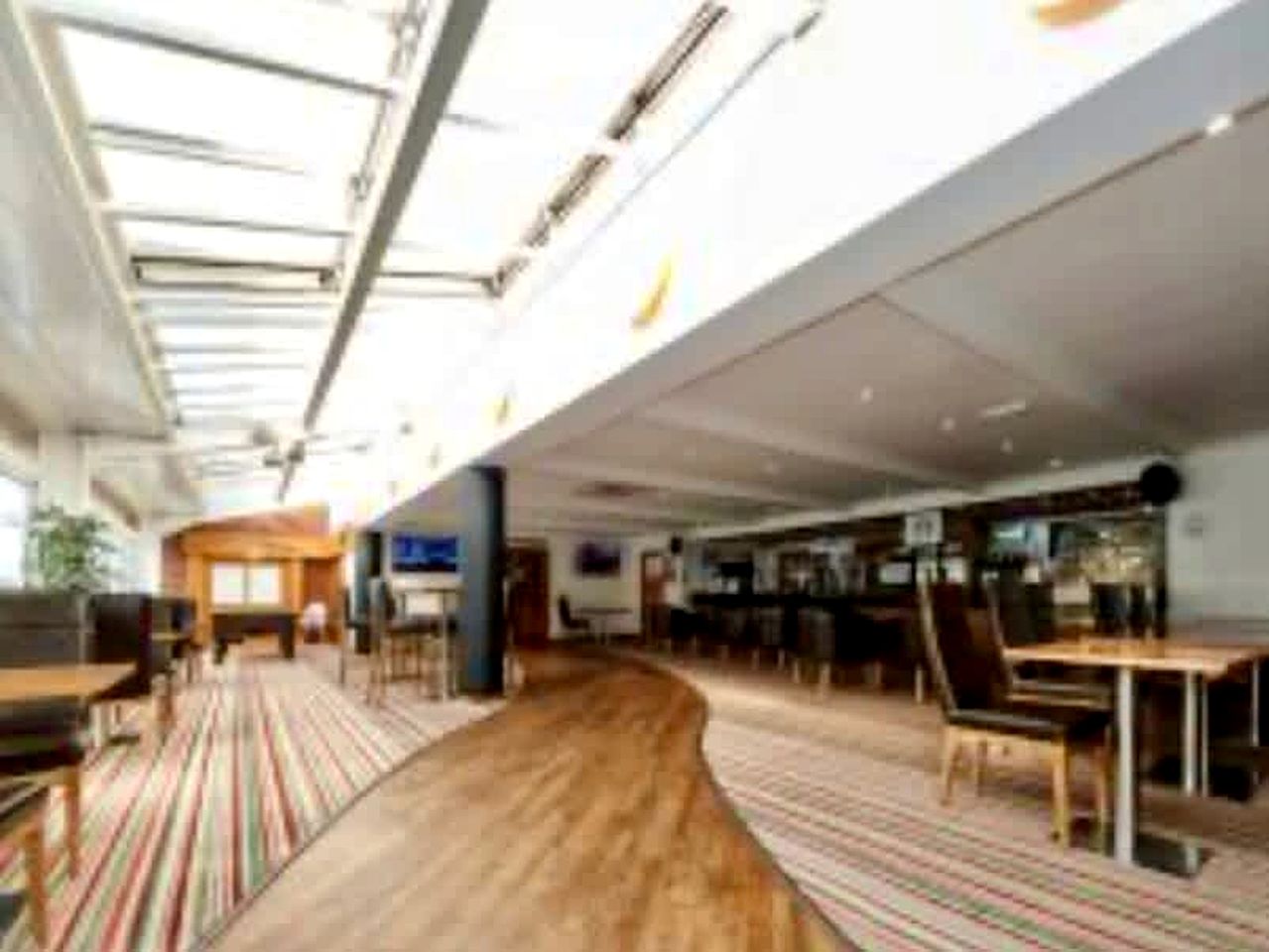 Modern Pet Friendly Caravan Escape with Smart TVs, WiFi & Easy Access in Lincolnshire, United Kingdom