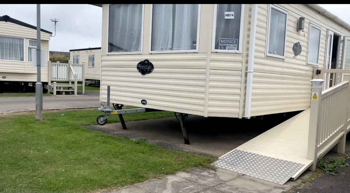 Relaxing Holiday Caravan with Sky Q, WiFi, Decking & Wheelchair Access in Lincolnshire, United Kingdom