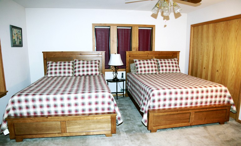 Cabins (Meredith, Colorado, United States)