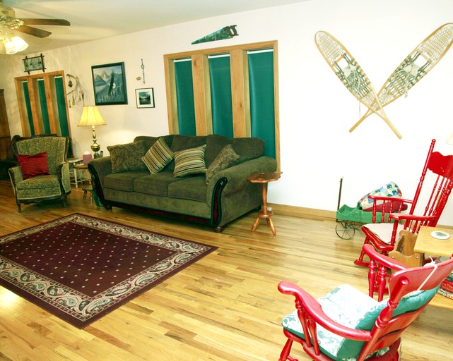 Cabins (Meredith, Colorado, United States)