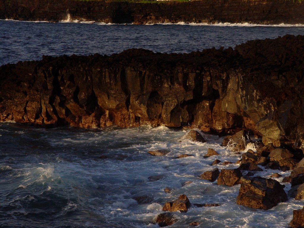 Sweet Cottage, Magical Grottos and Stunning Coastline in Kehena, Hawaii