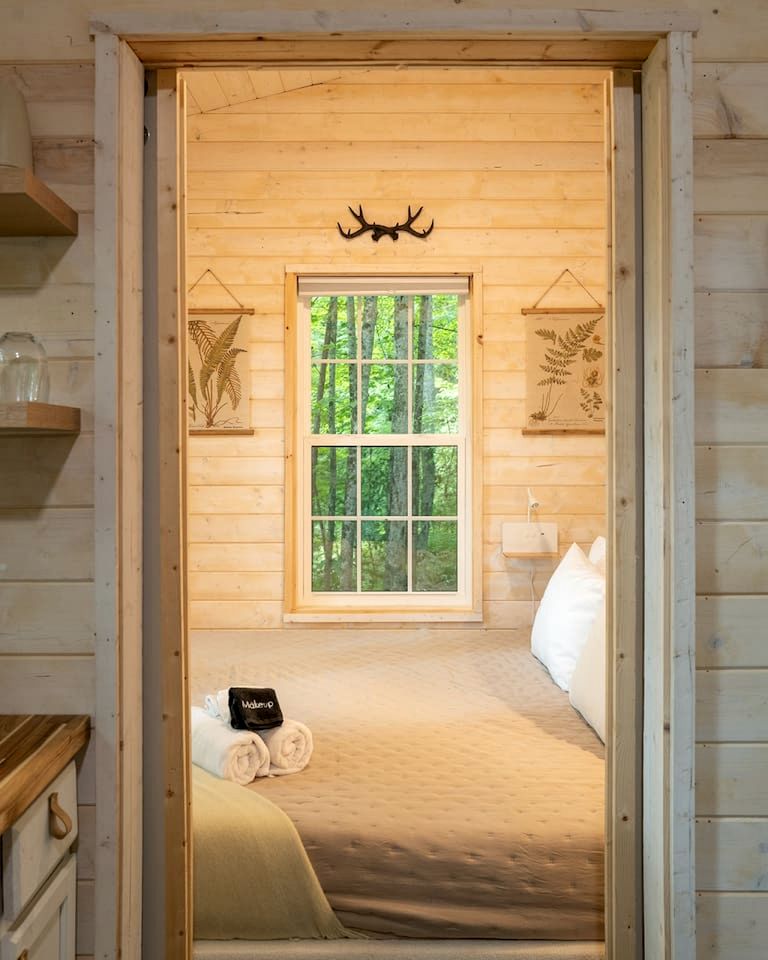 Breathtaking Secluded Tiny House with Fire Pit in Sylva, North Carolina