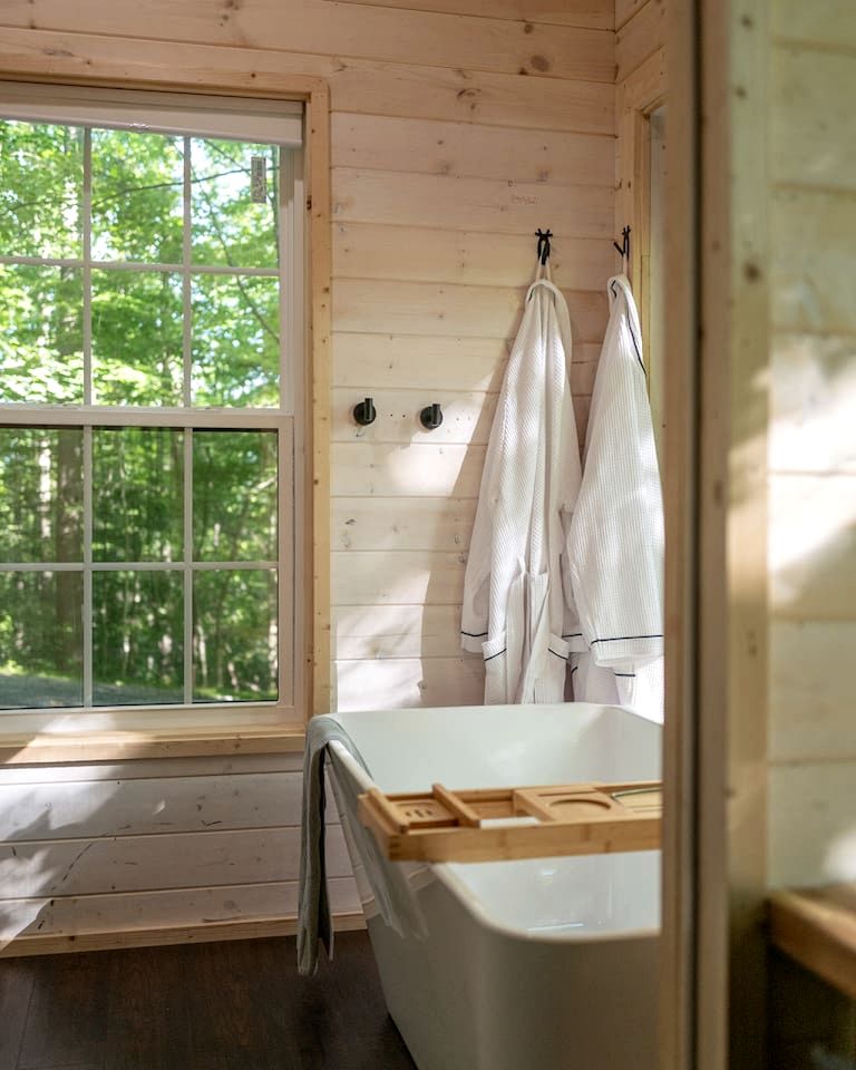 Breathtaking Secluded Tiny House with Fire Pit in Sylva, North Carolina