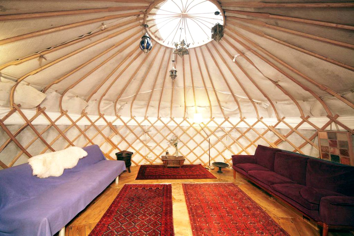 Peaceful Woodland Yurt Rental Close to the Underground and Central London, England