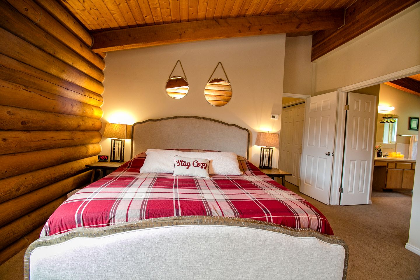 Idyllic Getaway Cabin for Families with Home Theater, Ping Pong, and Video Games in Nederland, Colorado