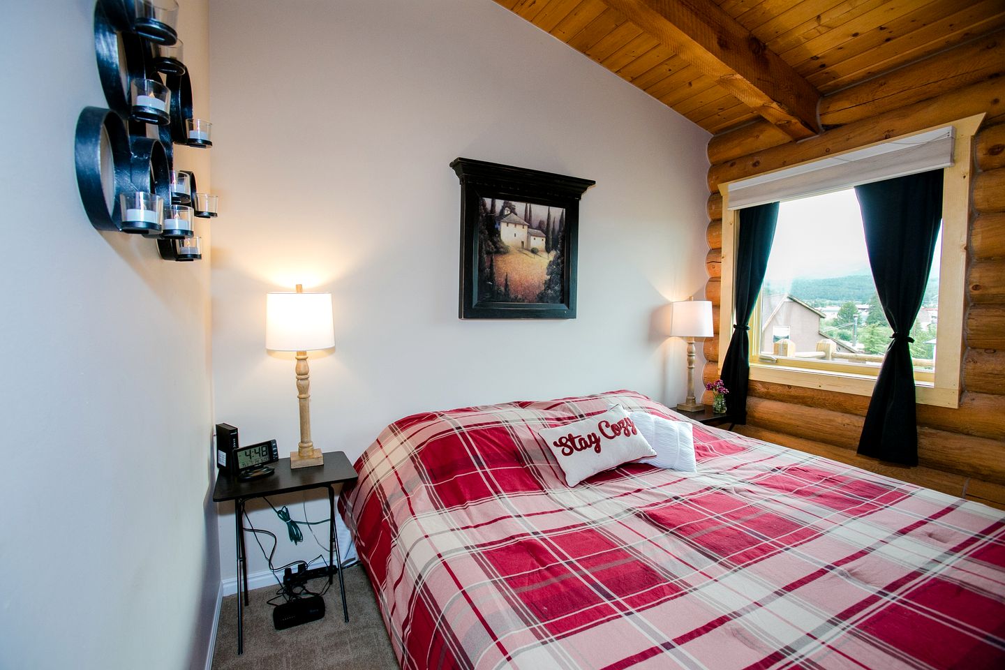 Idyllic Getaway Cabin for Families with Home Theater, Ping Pong, and Video Games in Nederland, Colorado