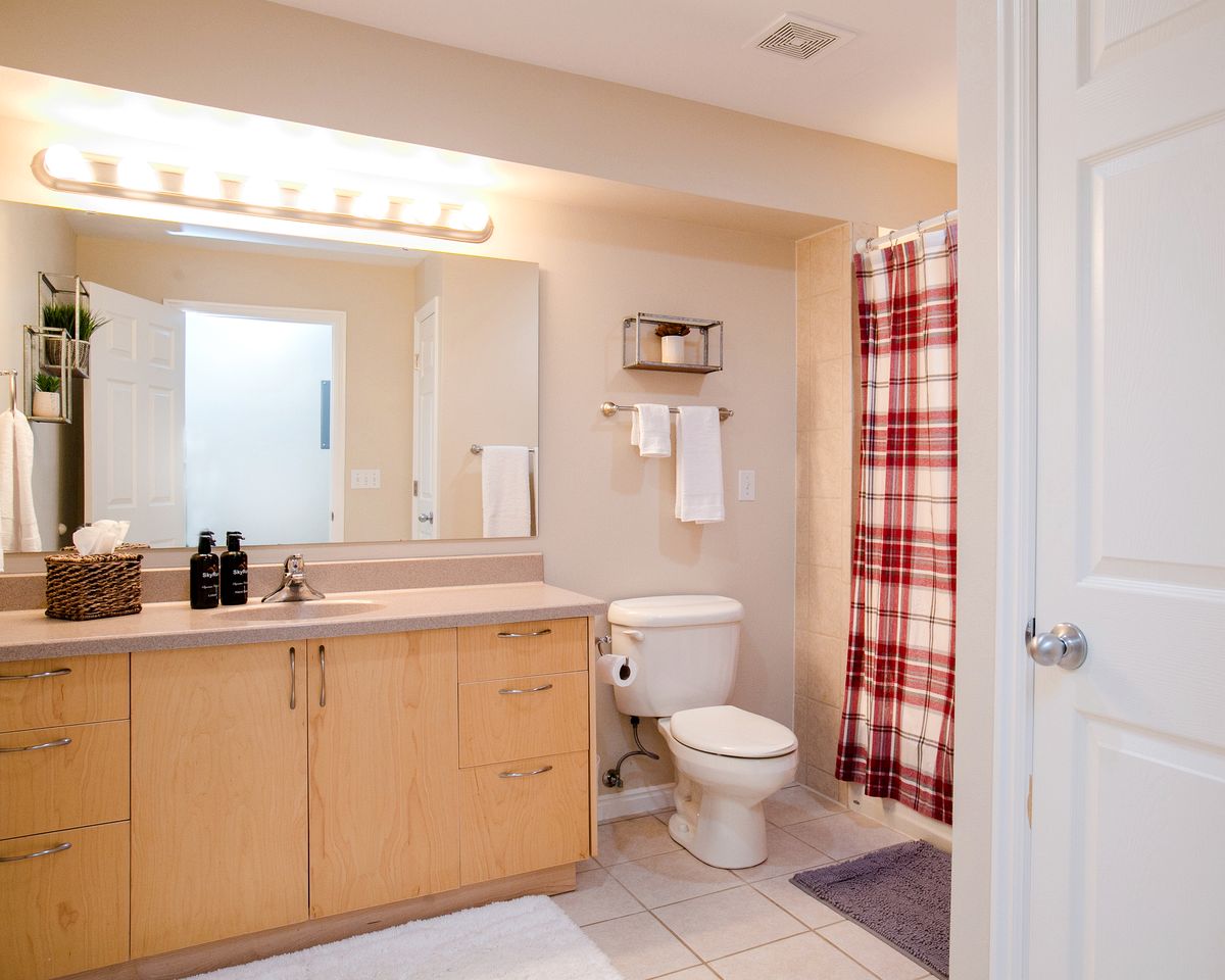 Idyllic Getaway Cabin for Families with Home Theater, Ping Pong, and Video Games in Nederland, Colorado