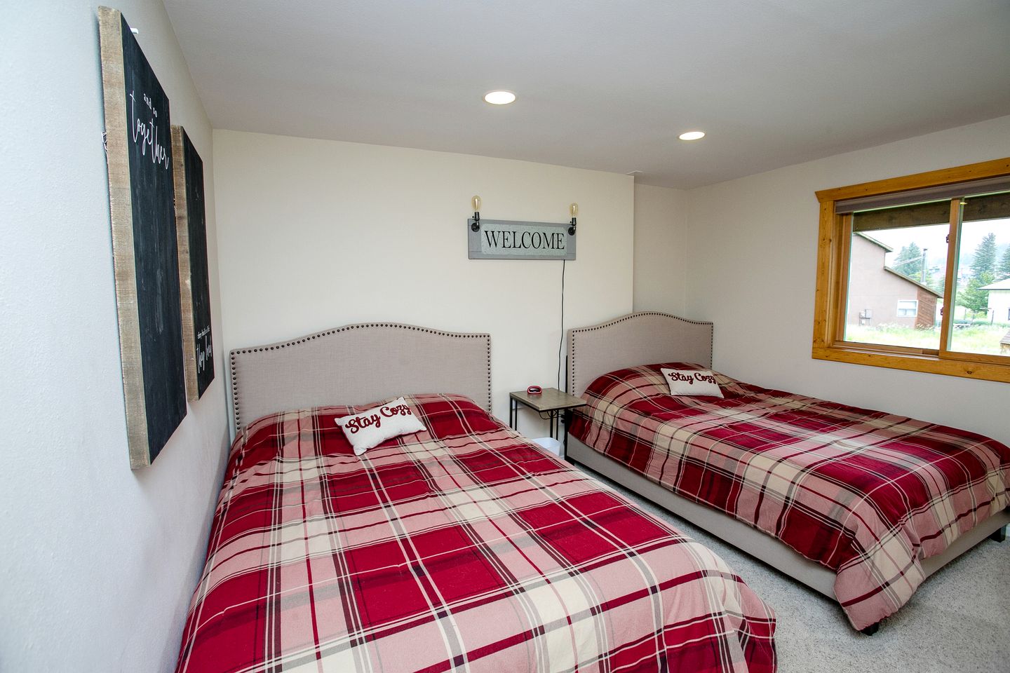 Idyllic Getaway Cabin for Families with Home Theater, Ping Pong, and Video Games in Nederland, Colorado