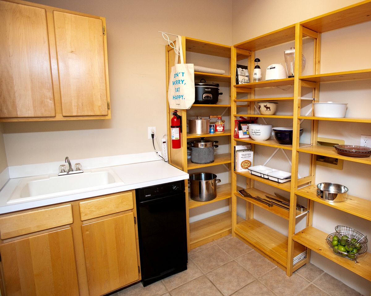 Idyllic Getaway Cabin for Families with Home Theater, Ping Pong, and Video Games in Nederland, Colorado