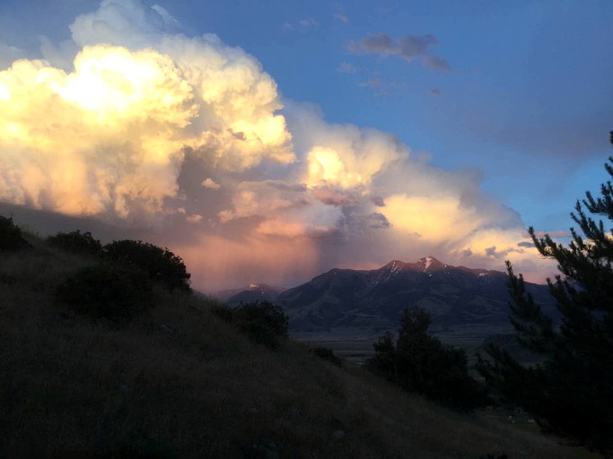 Cabins (Emigrant, Montana, United States)