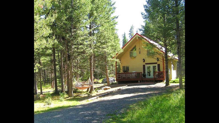 Peaceful Family-Friendly Cabin with Game Loft Near Old Faithful in Island Park, Idaho