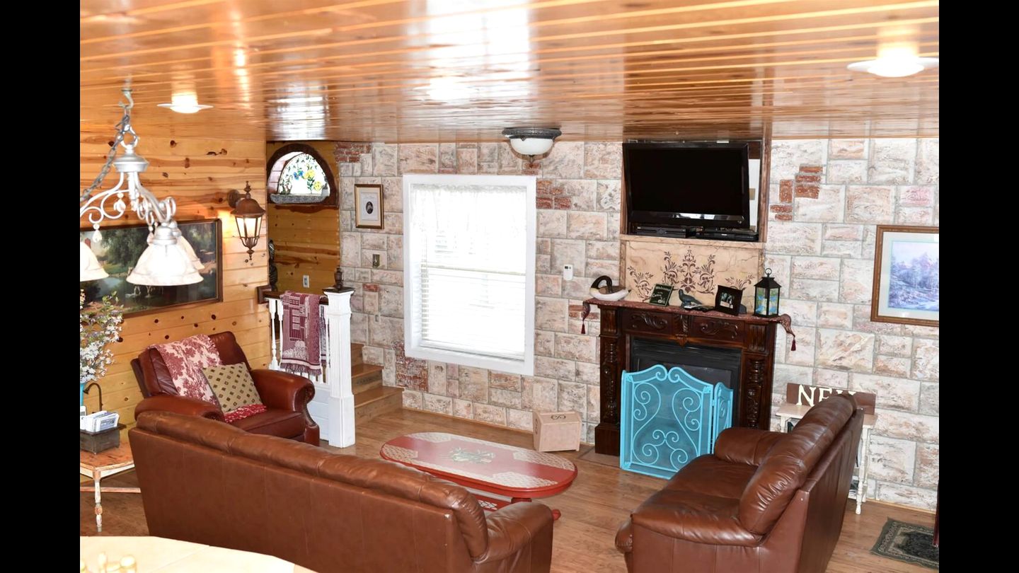Peaceful Family-Friendly Cabin with Game Loft Near Old Faithful in Island Park, Idaho