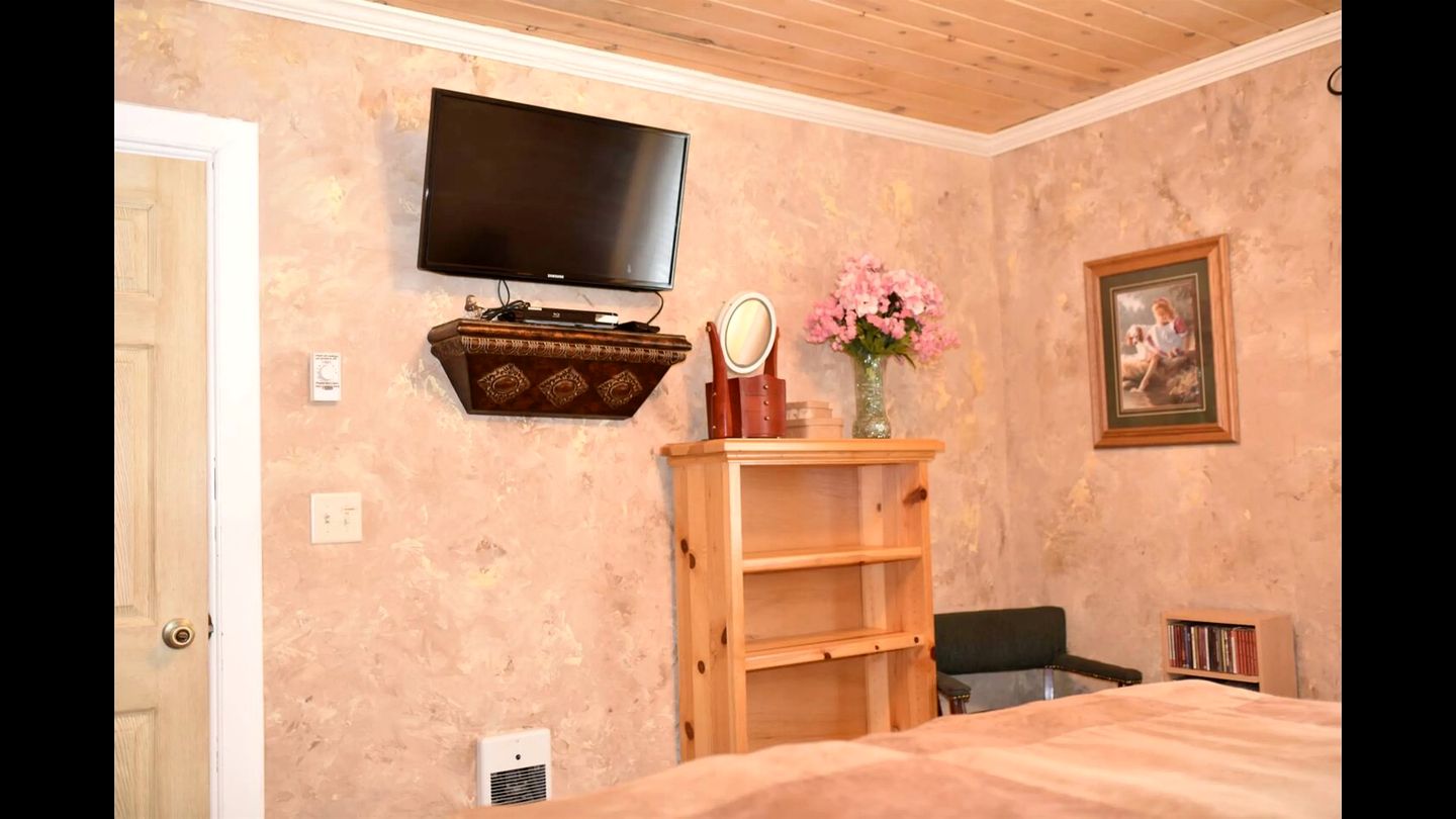 Peaceful Family-Friendly Cabin with Game Loft Near Old Faithful in Island Park, Idaho