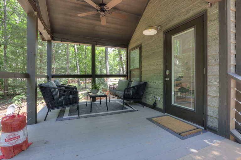 Nesthaven at The Retreat at Deer Lick Falls, Cabins, Monteagle, United