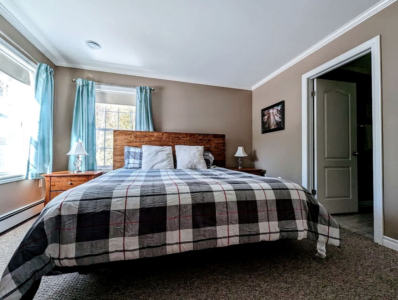 Spacious Ranch-Style Retreat with Private Deck, Nestled in Nature Near Acadia, Hancock Maine