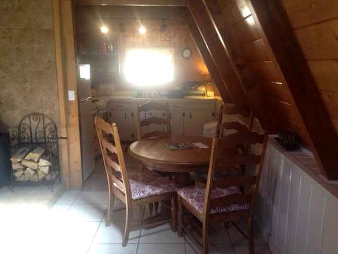 Nestled in the Pines but within city limits!! Pet Friendly, AFrames