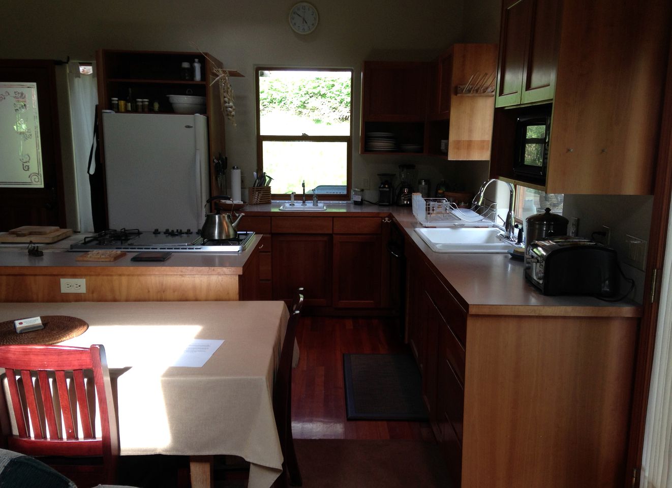 Inviting Cottage Rental with Private Deck near Bellingham, Washington