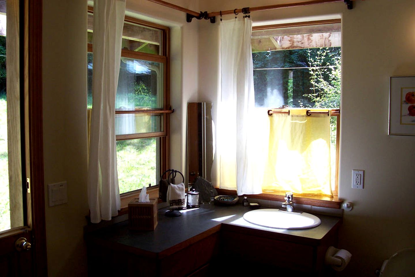 Charming Suite Rental with Deluxe Kitchen on Family Farm on Lummi Island
