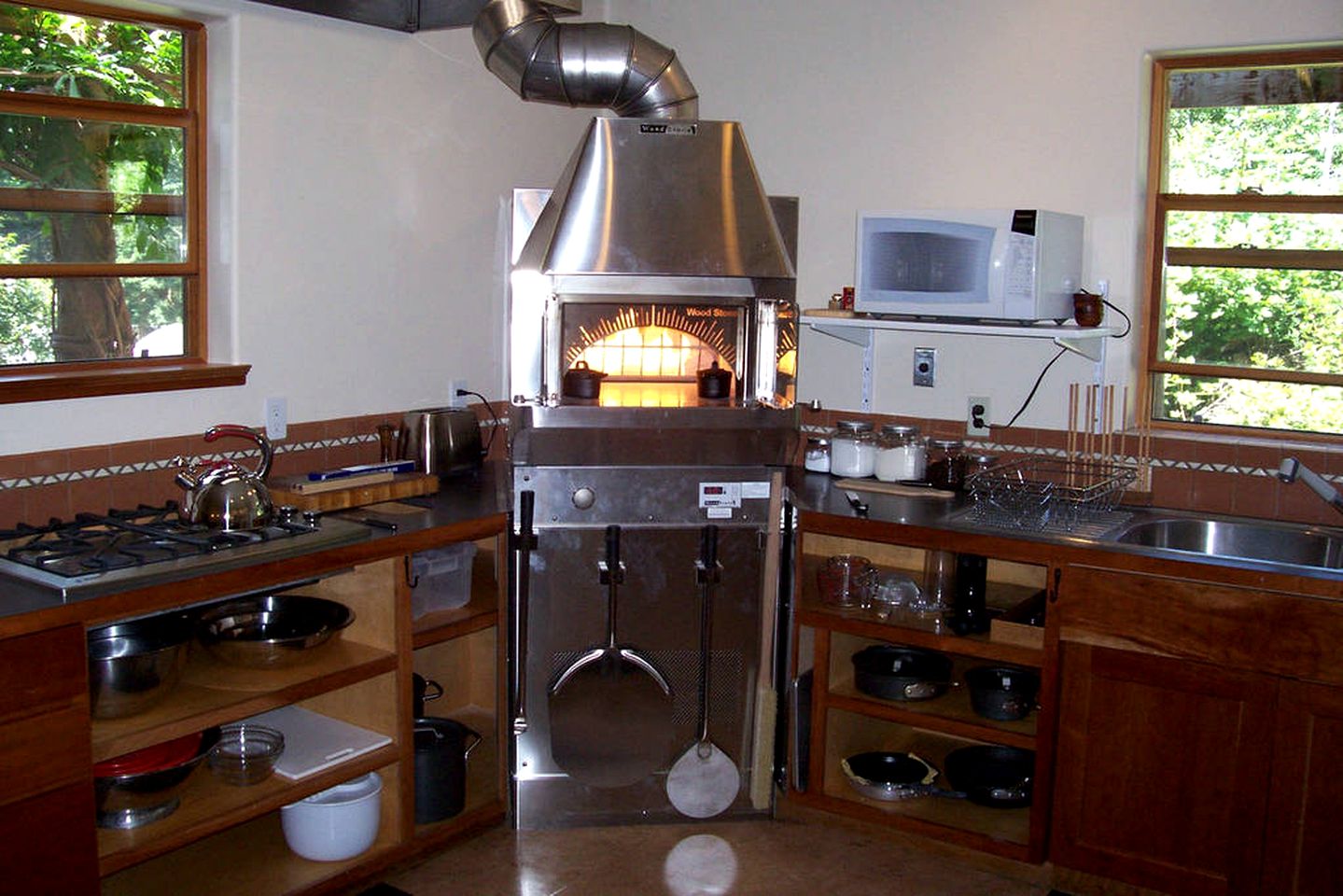 Charming Suite Rental with Deluxe Kitchen on Family Farm on Lummi Island