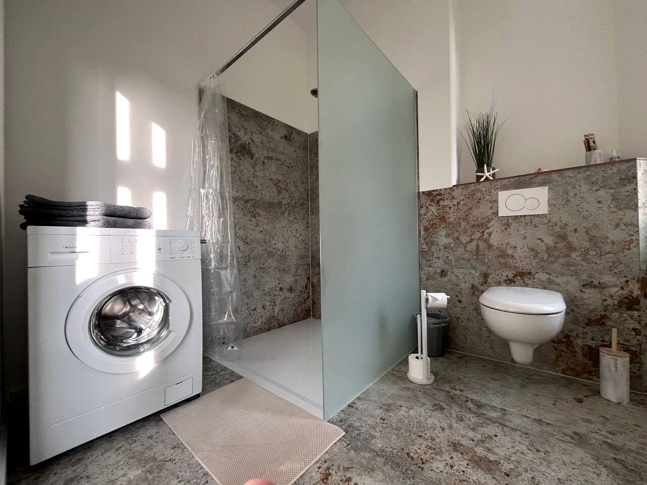 Elegant Apartment Stay with Private Garden and Comfortable Living in Saxony, Germany